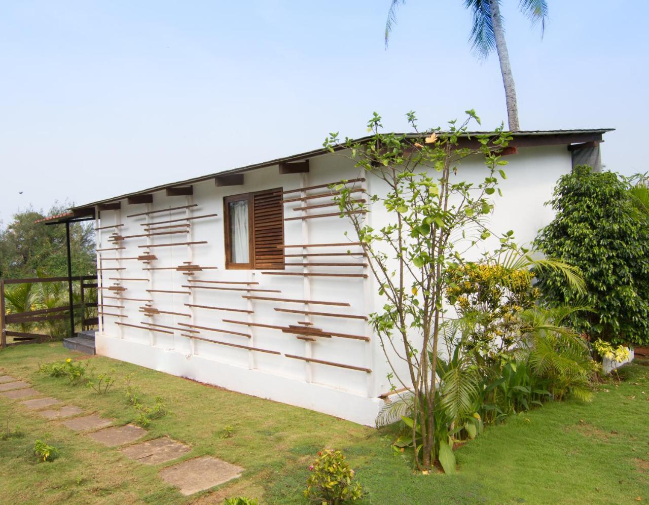 カラングート Casa Cubo By The Beach Bed & Breakfast エクステリア 写真